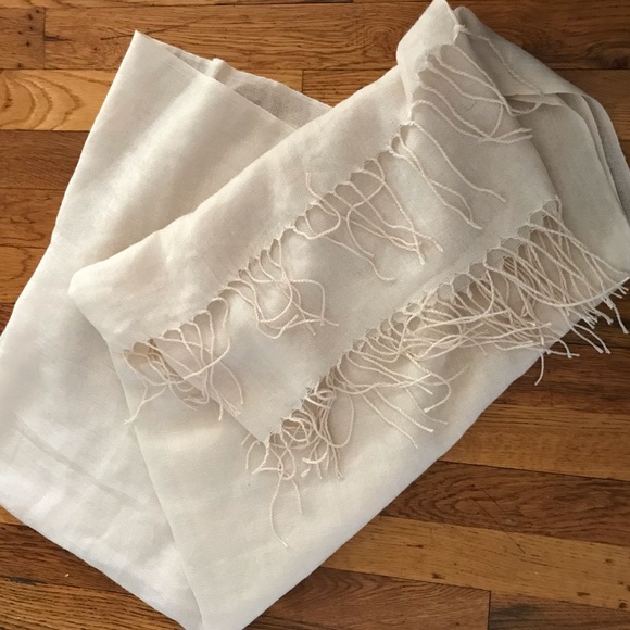 Lightweight wrap - Picture 2 of 2